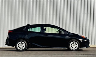 2019 Toyota Prius - Thumbnail