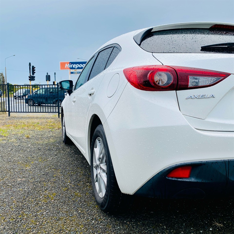 2015 Mazda Axela