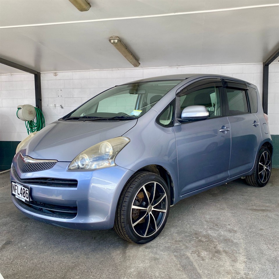 2010 Toyota RACTIS