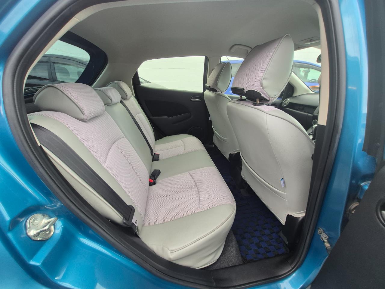 2014 Mazda DEMIO
